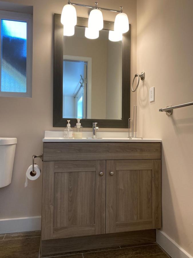 Richmond Vancouver Airport Comfy Home Bagian luar foto